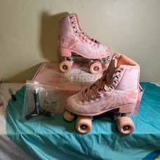 American Athletic Quad Roller Skates - Georgia Peach Womens Us Size 6
