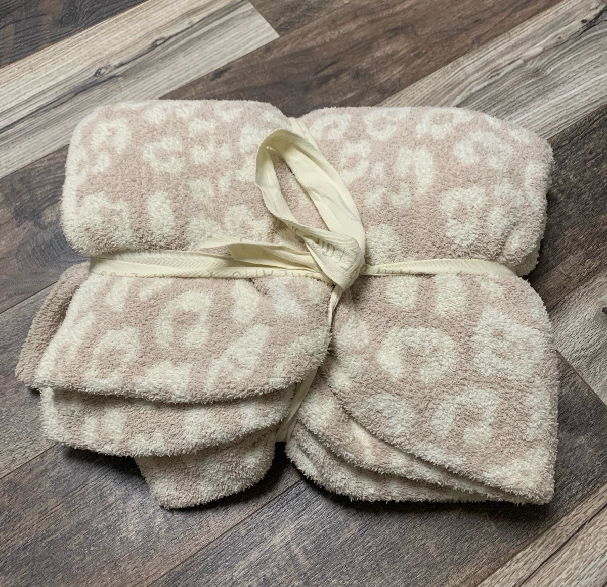 BAREFOOT DREAMS CozyChic Throw Blanket