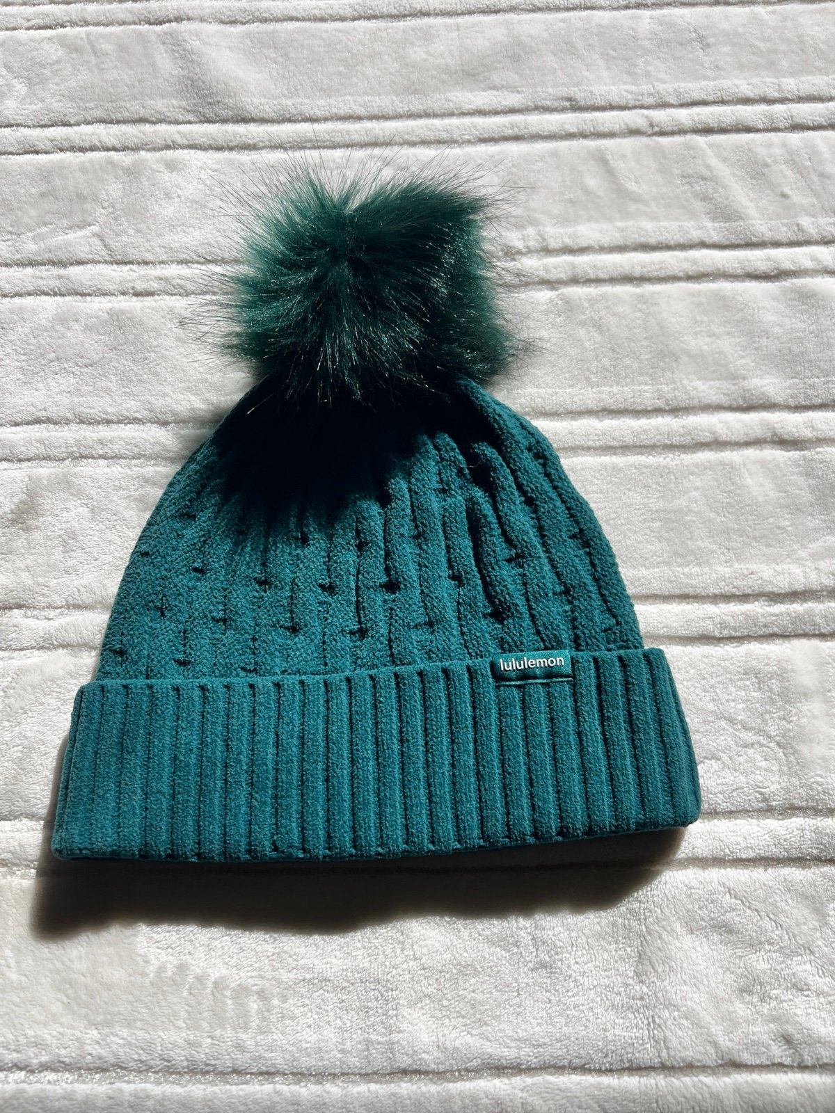 Lululemon Cable Knit Pom Beanie