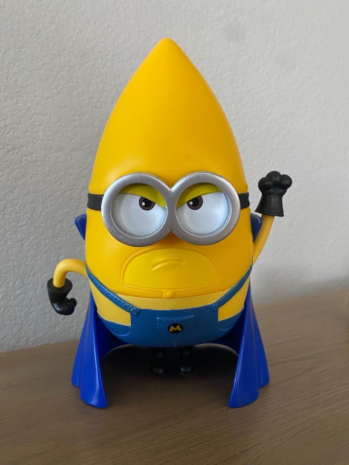 Despicable Me 4 Super Gus Minions promo cup cape bucket