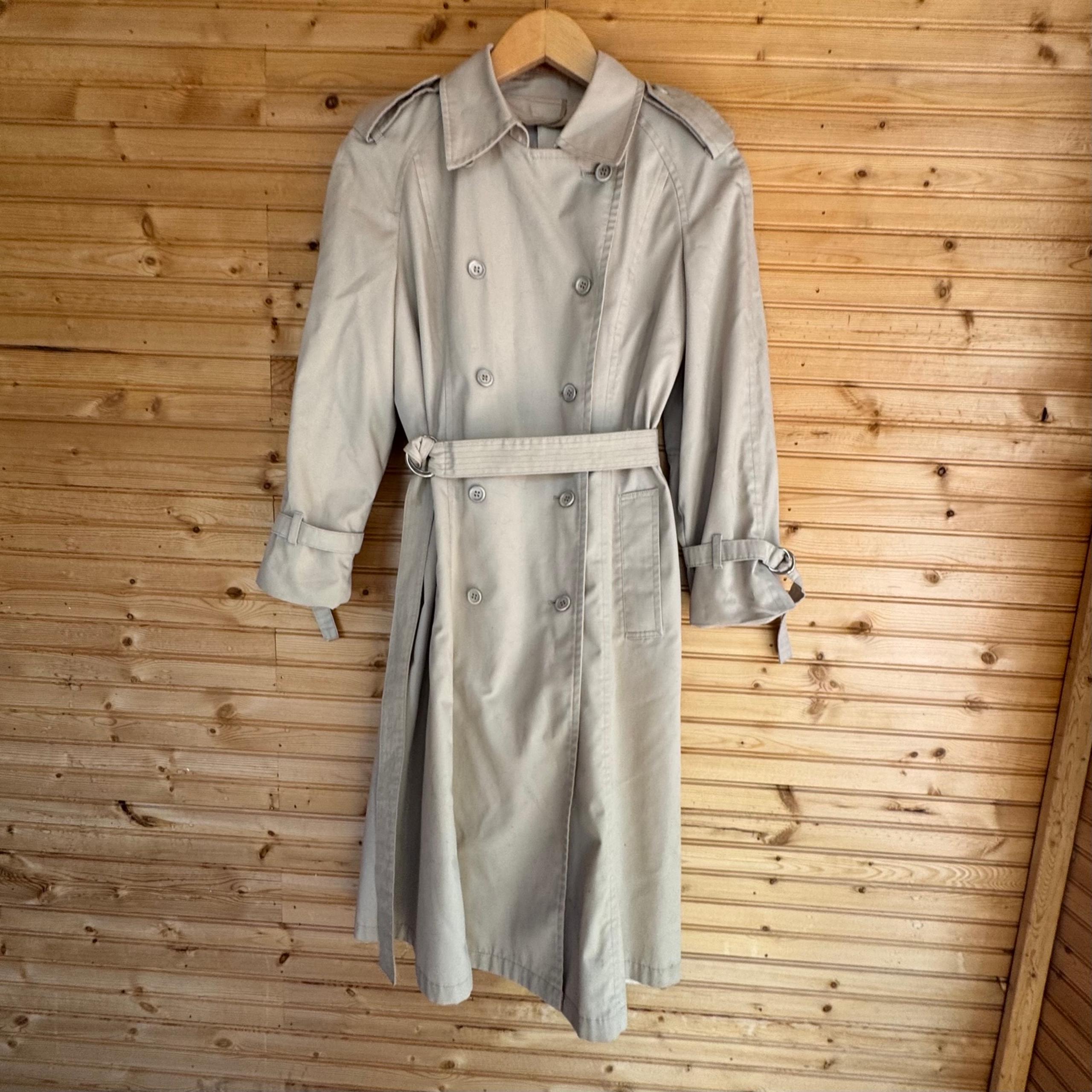London Fog Trench Coat Vintage Women’s Size 8P Tan 41” length