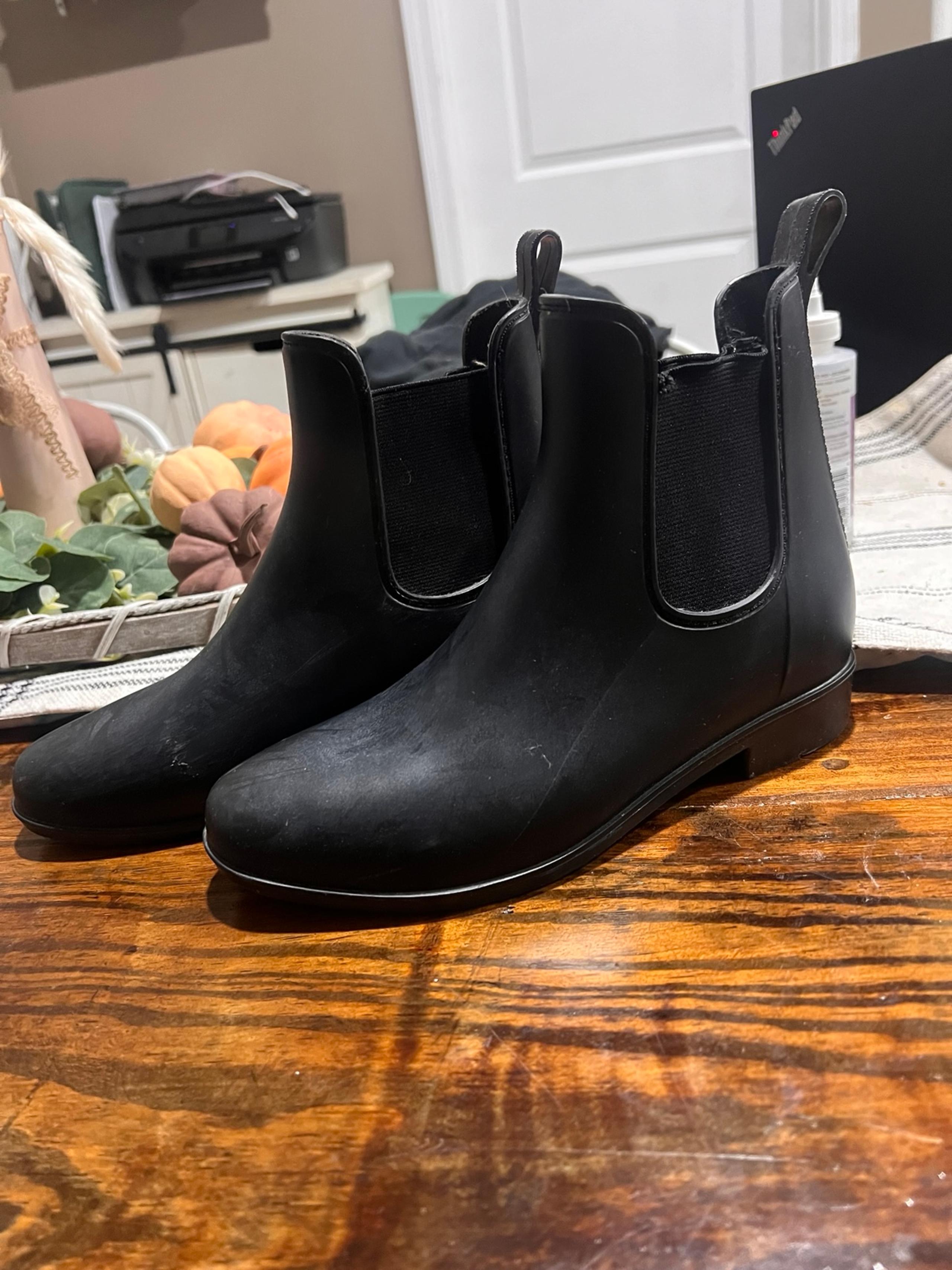 Target Chelsea Rain Boots women’s 6