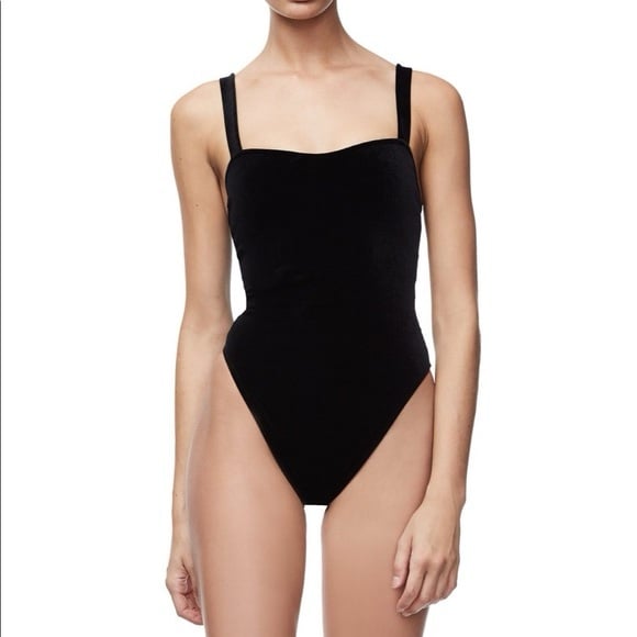 Good American Velvet Sweetheart Bodysuit