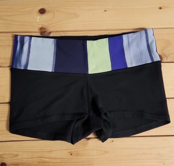 Lululemon Shorts Boogie Short Yoga Shorts size 6, reversible