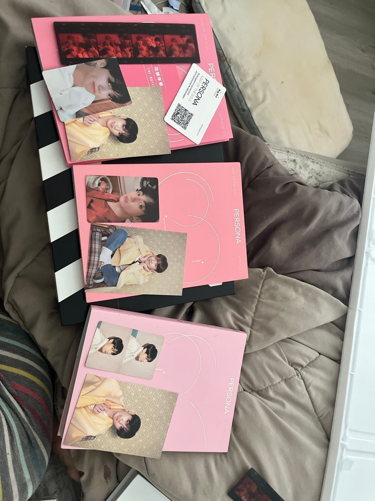 Map of the soul persona version1,2,3, all jungkook photo cards(unfolded poster