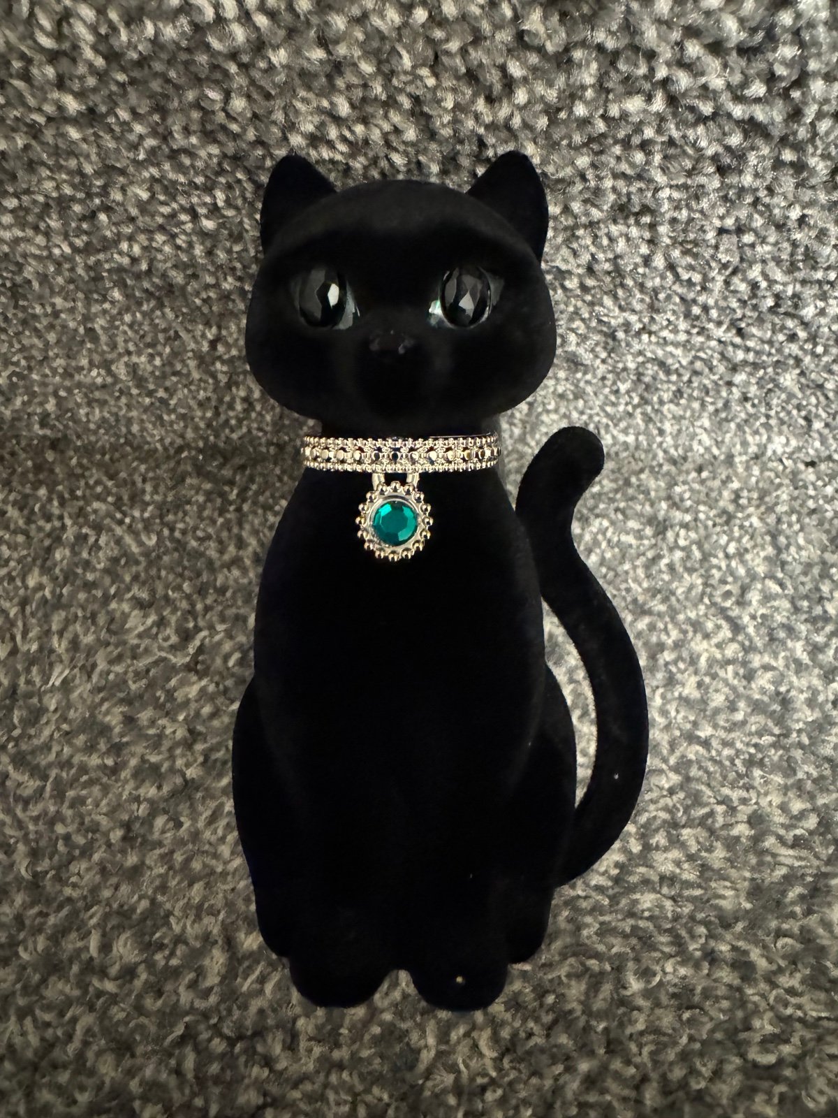 Cat wallflower plug  in