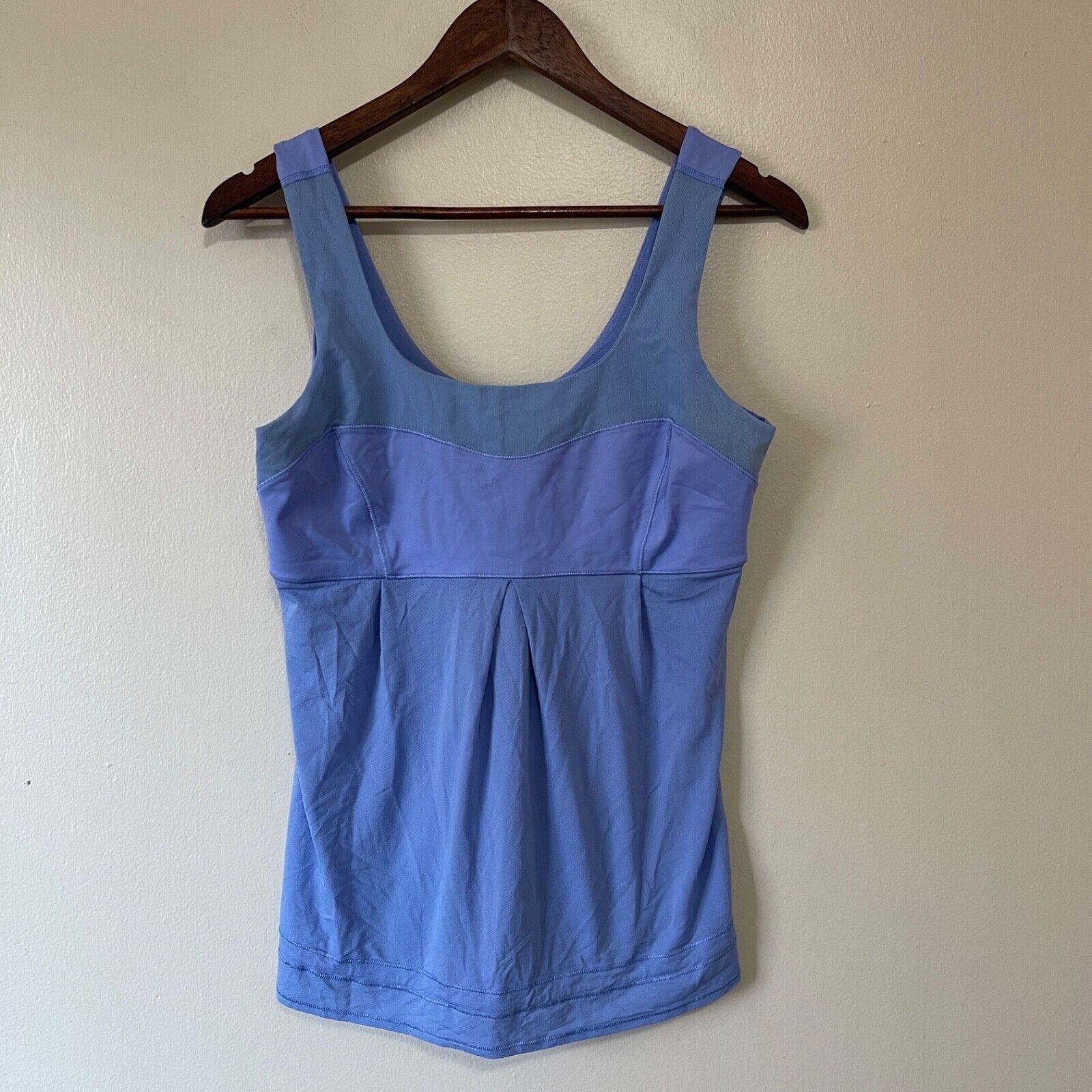 Lululemon Elevate Tank Top Womens 10 Athleisure Activewear Gym Yoga Periwinkle
