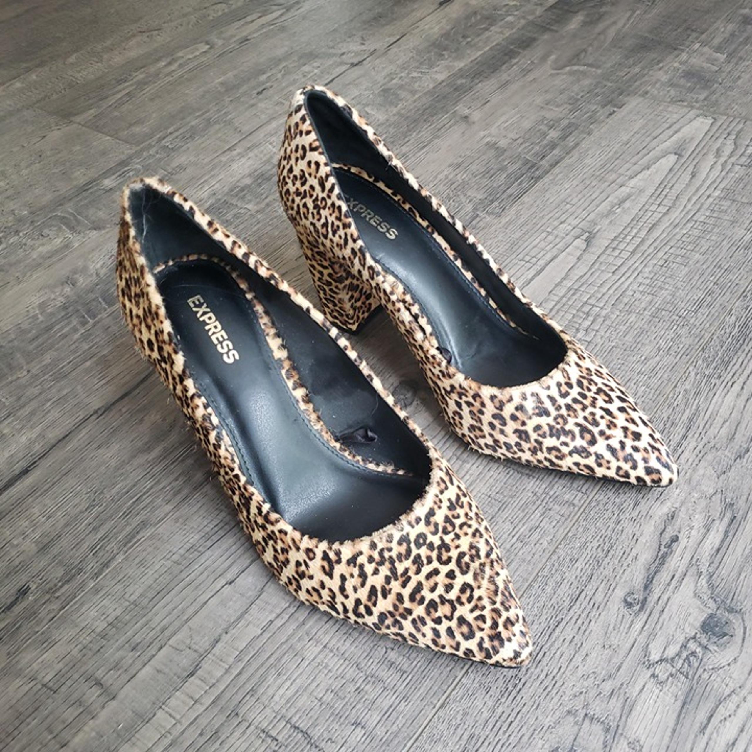 EXPRESS Leopard Print Leather Block Heels Pointed Toe Pump Heels Women's US 6