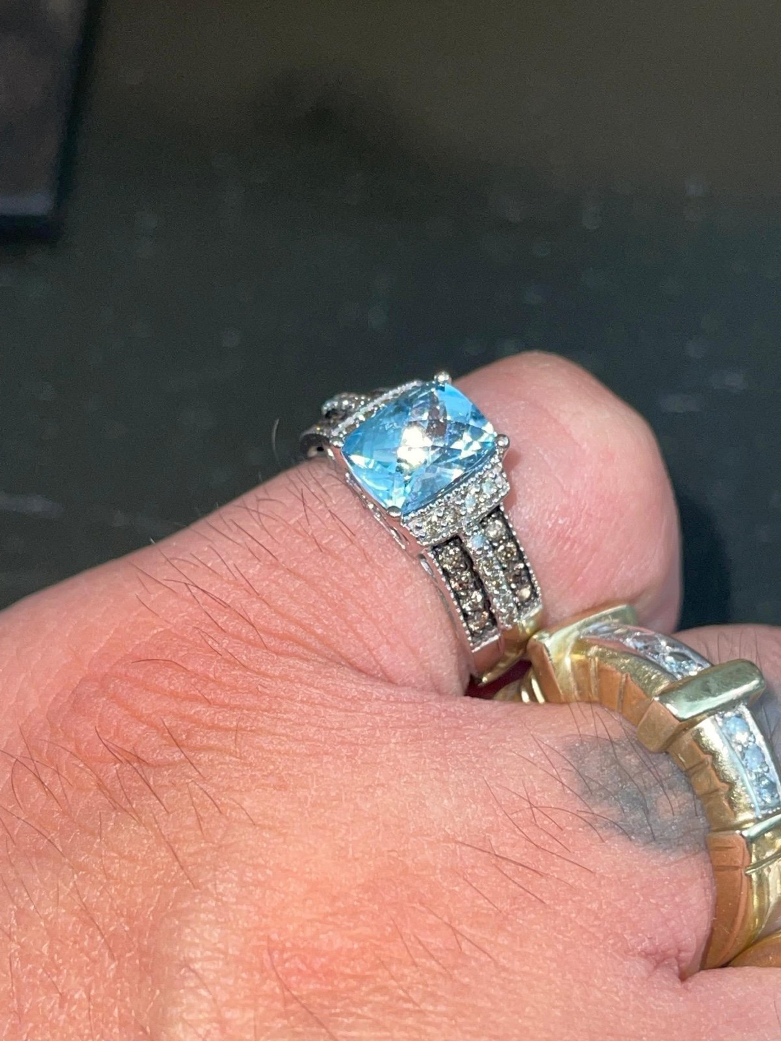 14k solid white gold topaz&diamond ring (Levian)