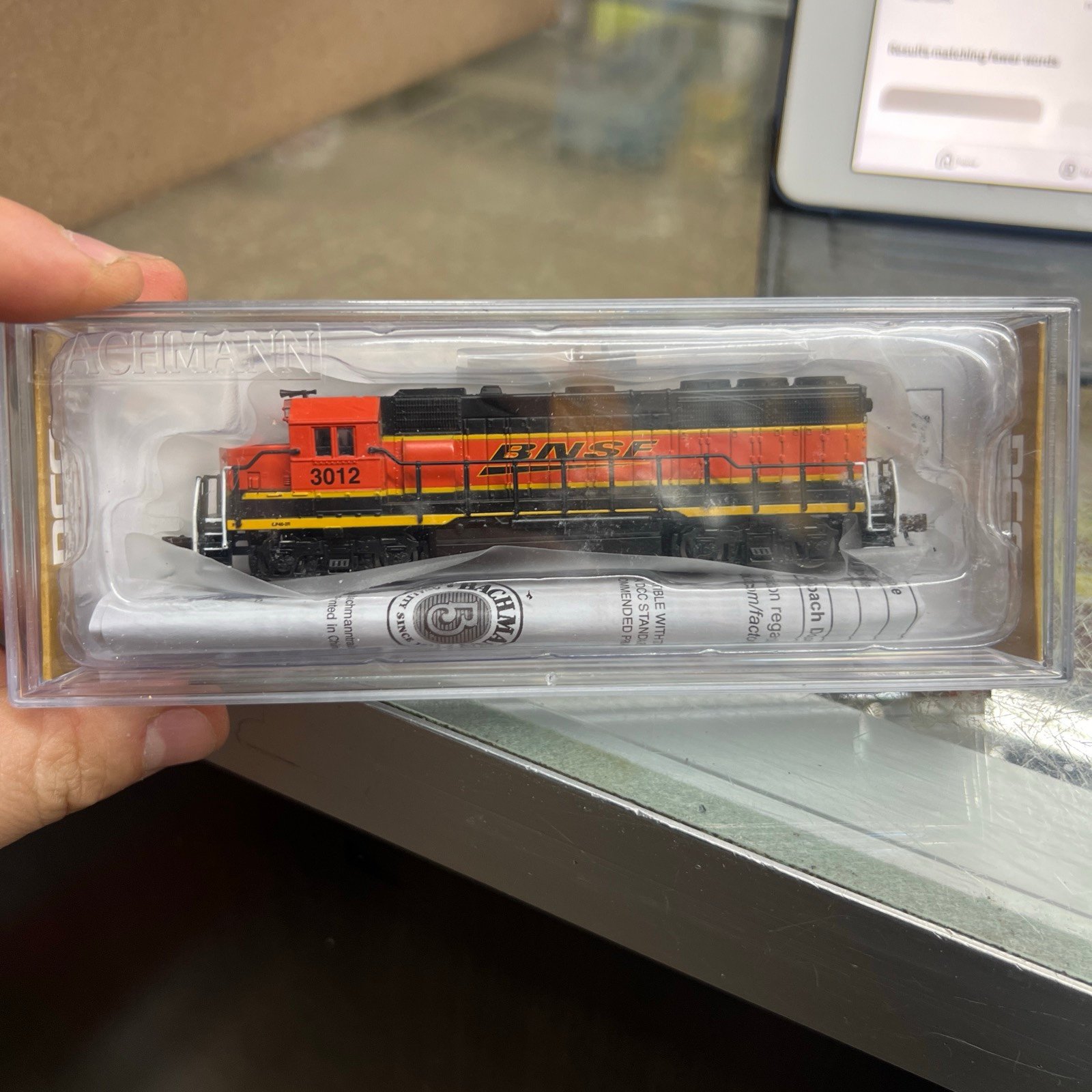 Bachmann N EMD GP40 w/Operating Headlights Econami DCC Sound Value BNSF #3012