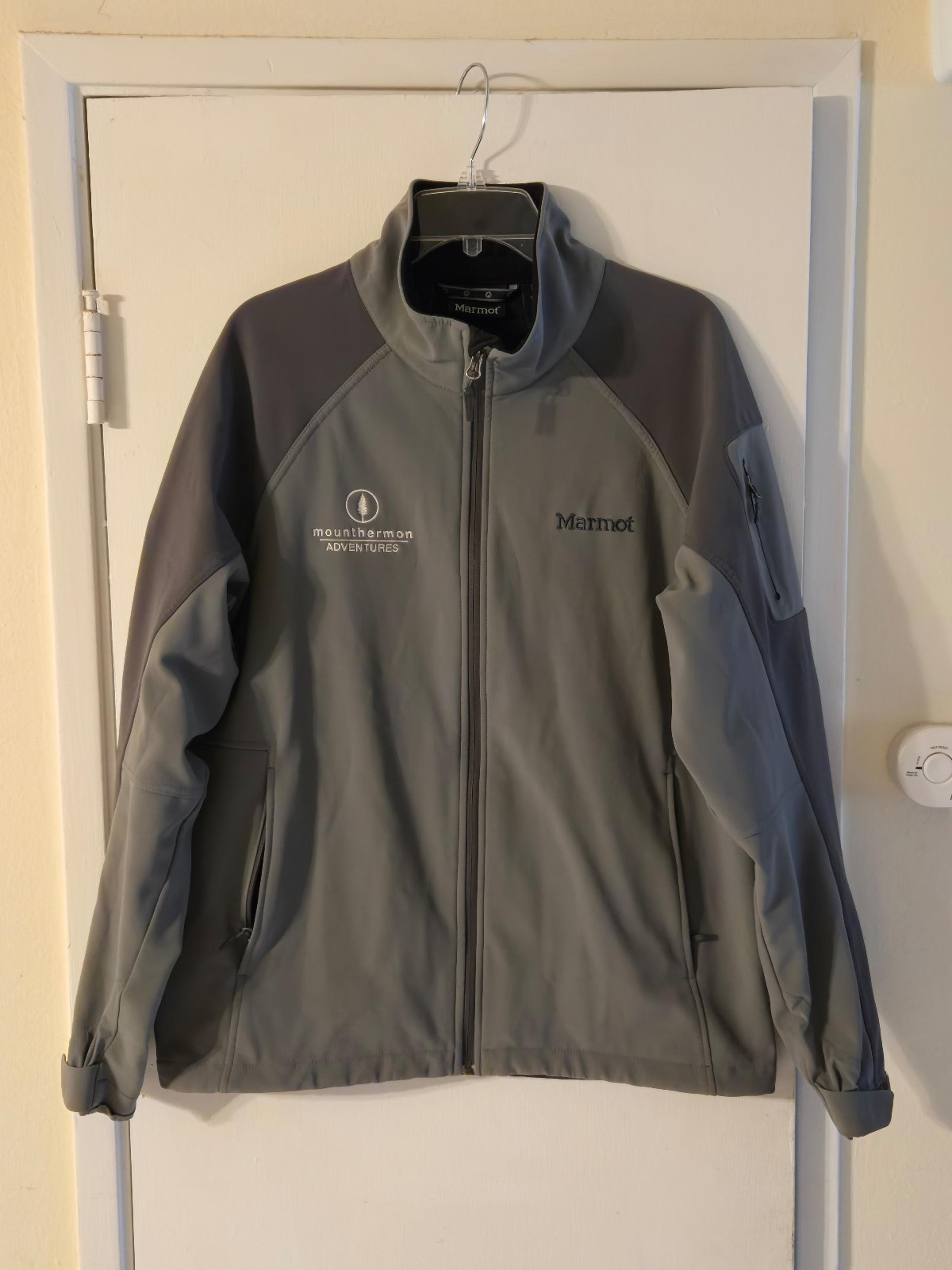 Marmot
Men's 
Jacket
Gray
Size- Large 
Weather resistant
