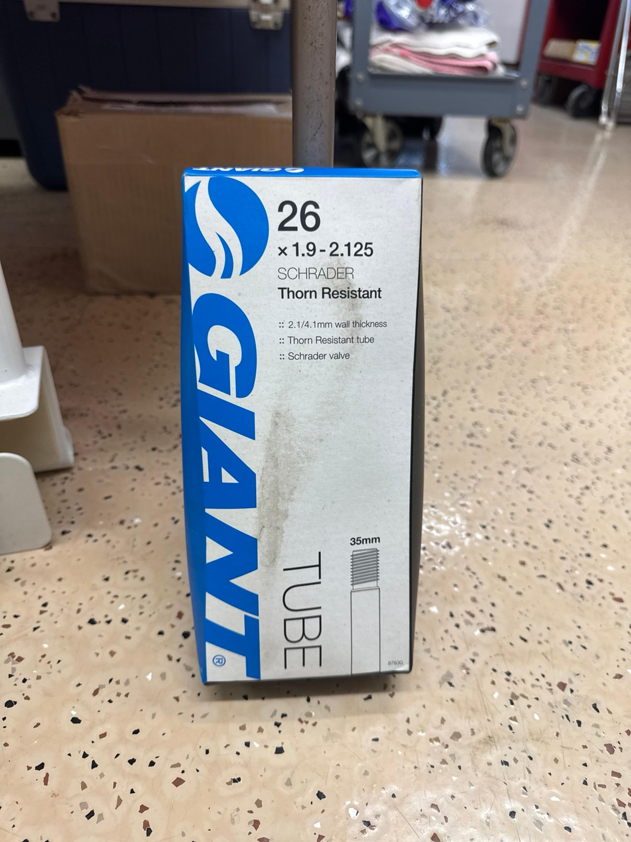 Inner Tube Giant 26x 1.9/ 2.125 Schrader Valve Thorn Resistant
