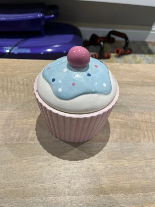 Cupcake bowl