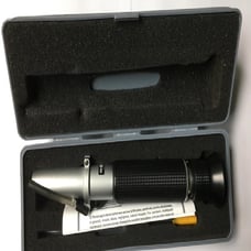 VEE GEE Refractometer