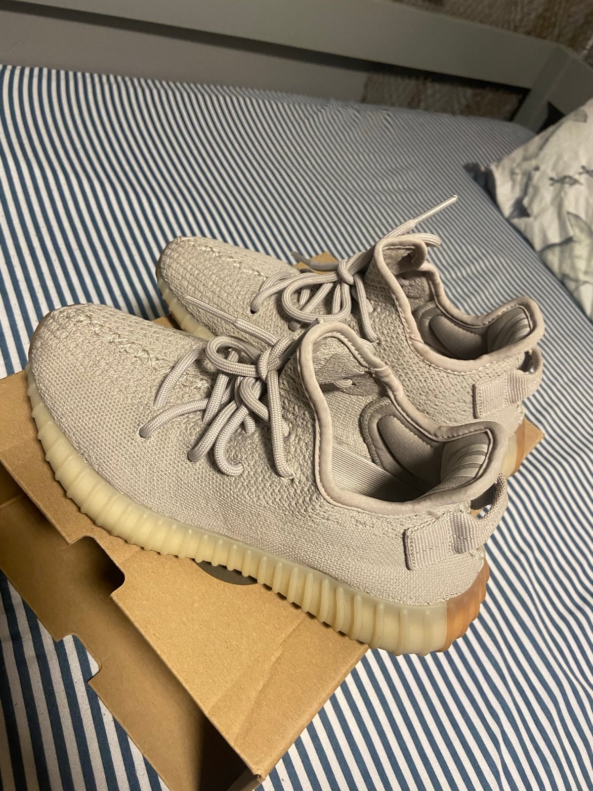 Yeezy Adidas Boost 350 V2 in Sesame