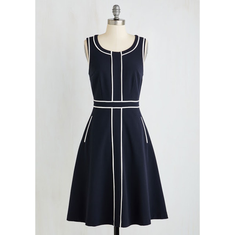 NEW ModCloth Roving Reporter Navy Dress with Pockets and White Piping Size Small