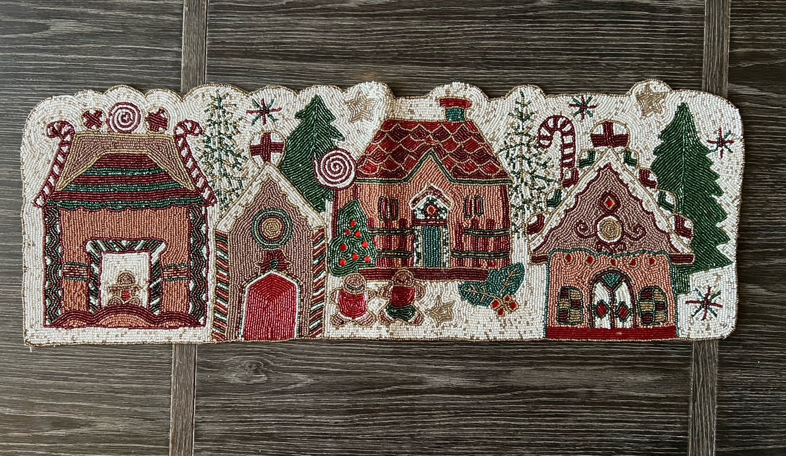 NWT Rachel Zoe Gingerbread man House Beaded Table Runner