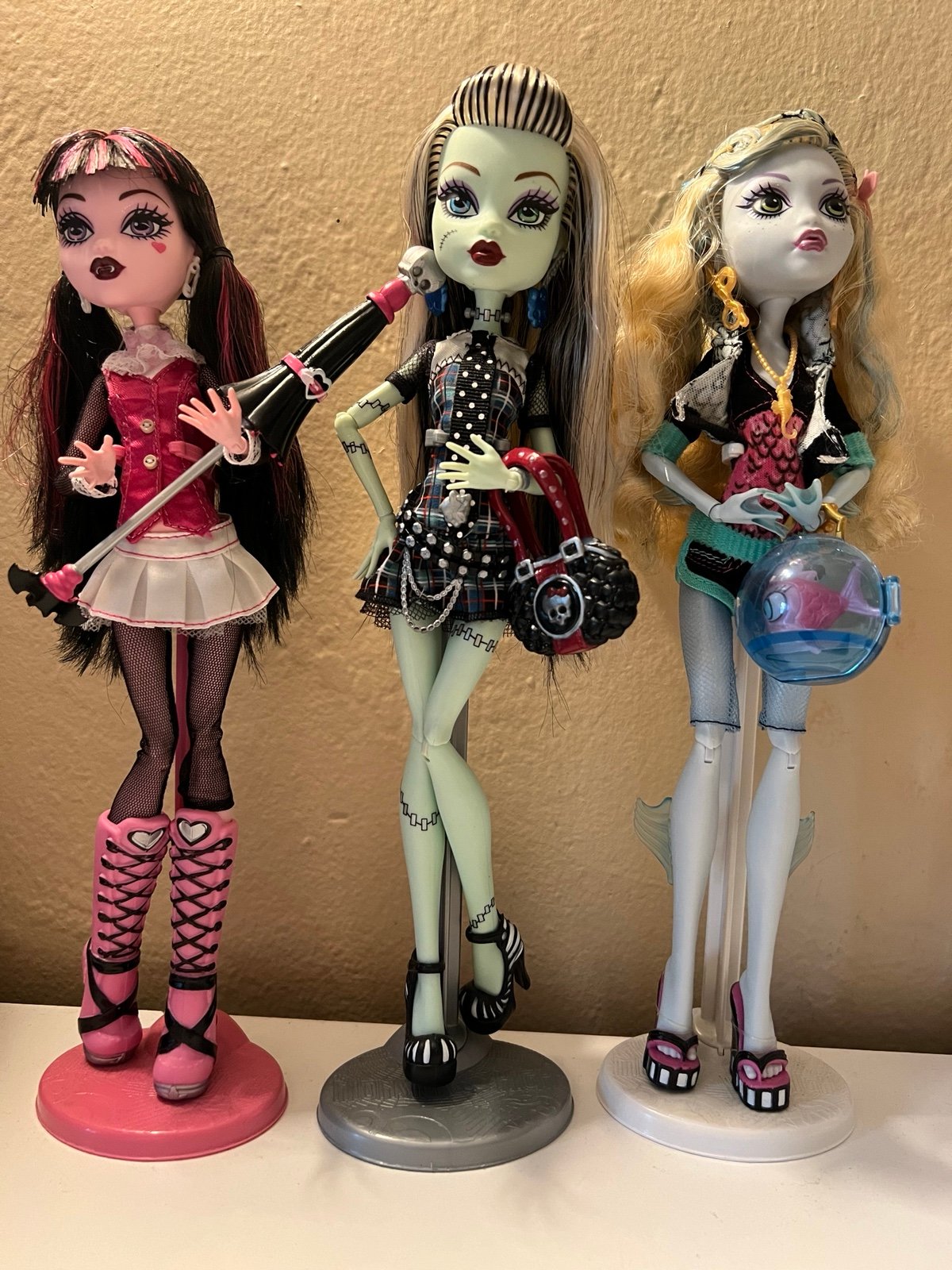 monster high dolls