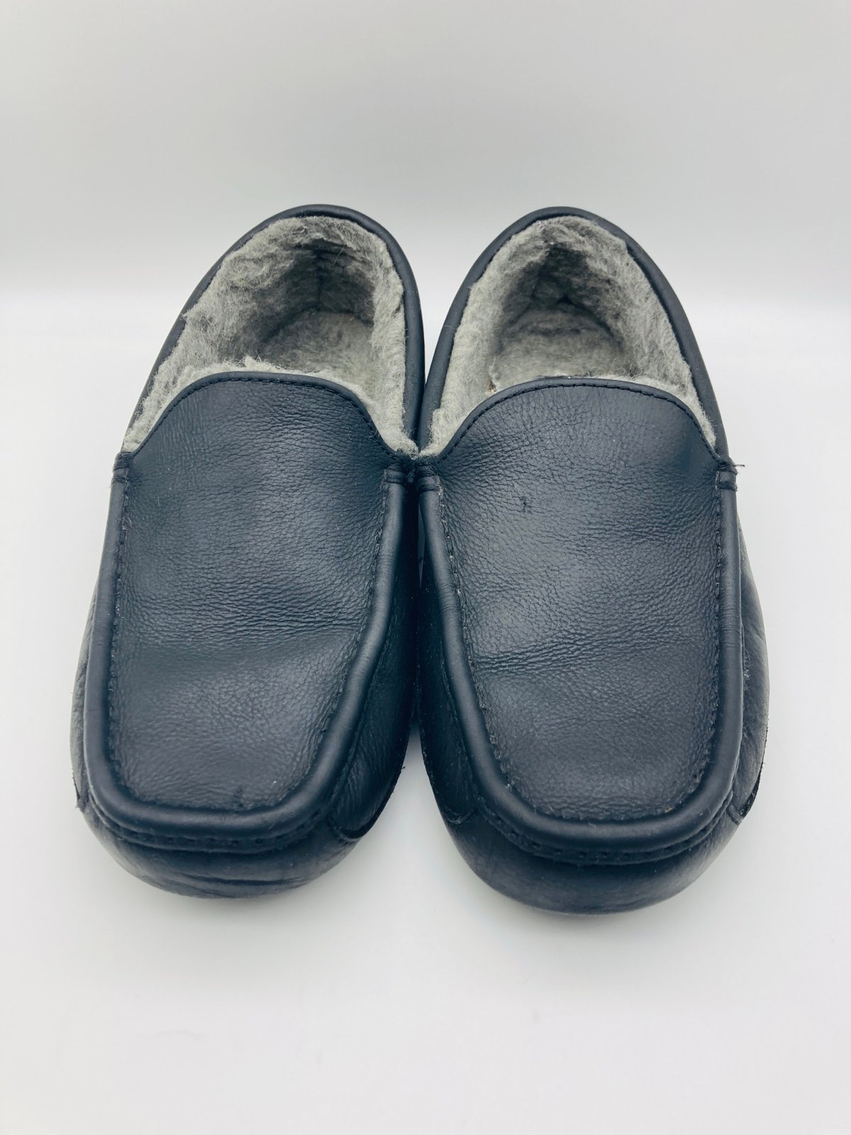 UGG Ascot Men’s Black Leather Loafers Size 8/260mm