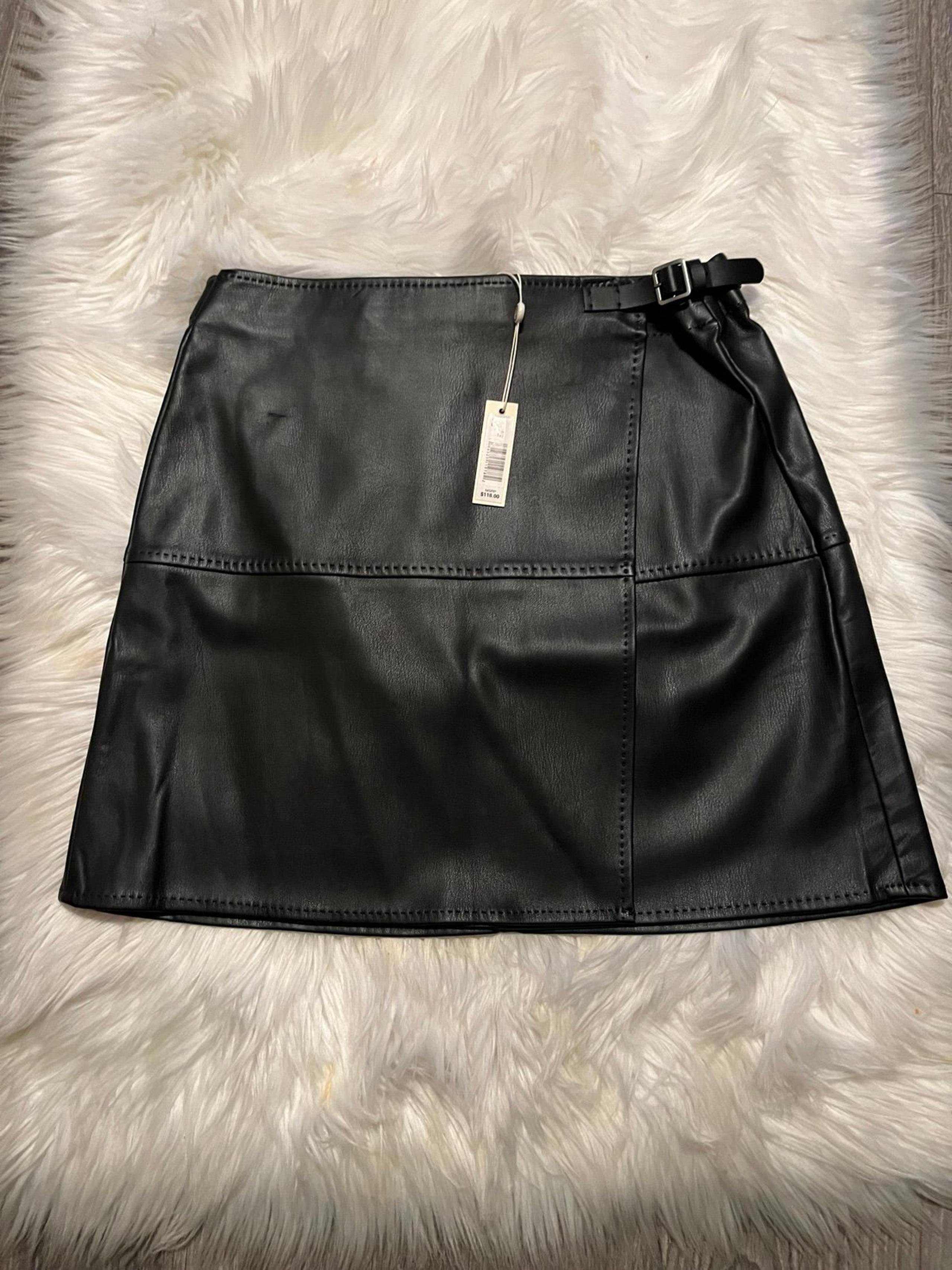 Tahari Women soft leather look mini skirt