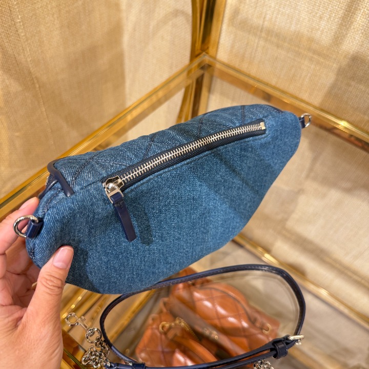 25年★Tory Burch Willa Belt Bag ベルトバッグ 166175 Denim Tory Burch Willa Belt Bag 166175 Denim