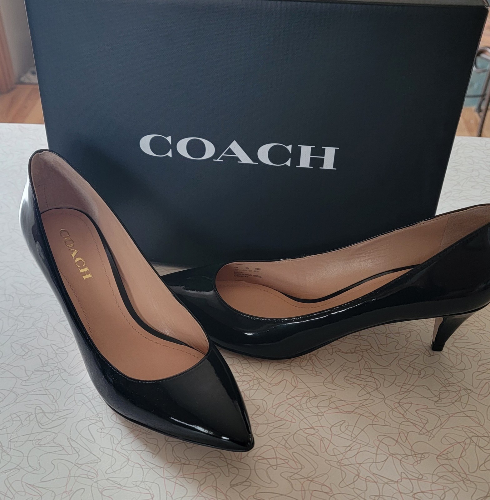 Coach sloane patent leather black pumps size 9