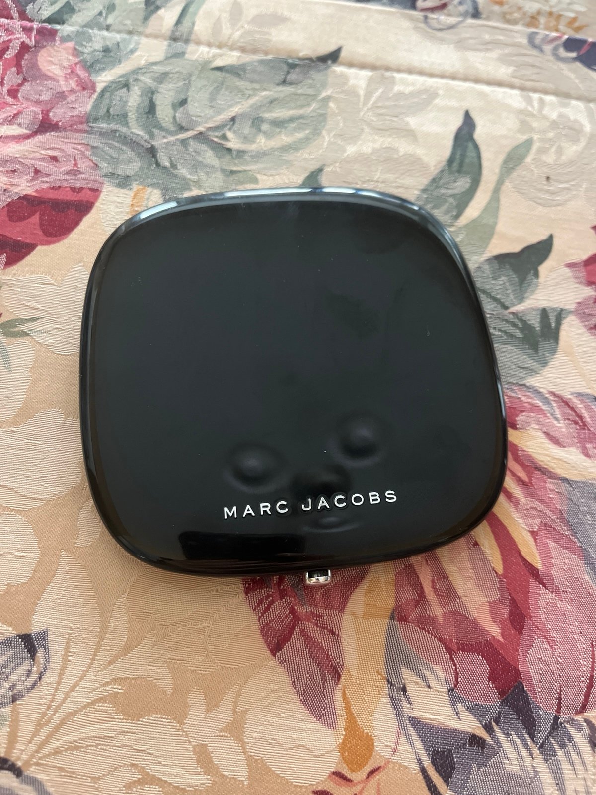Marc Jacobs omega glaze highlighter