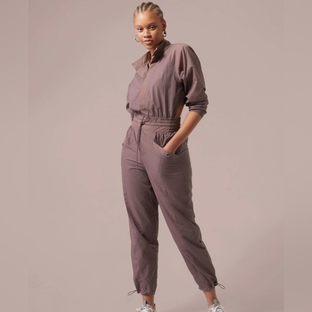 NWT! Athleta Jumpsuit Open Back Utility - Size 22