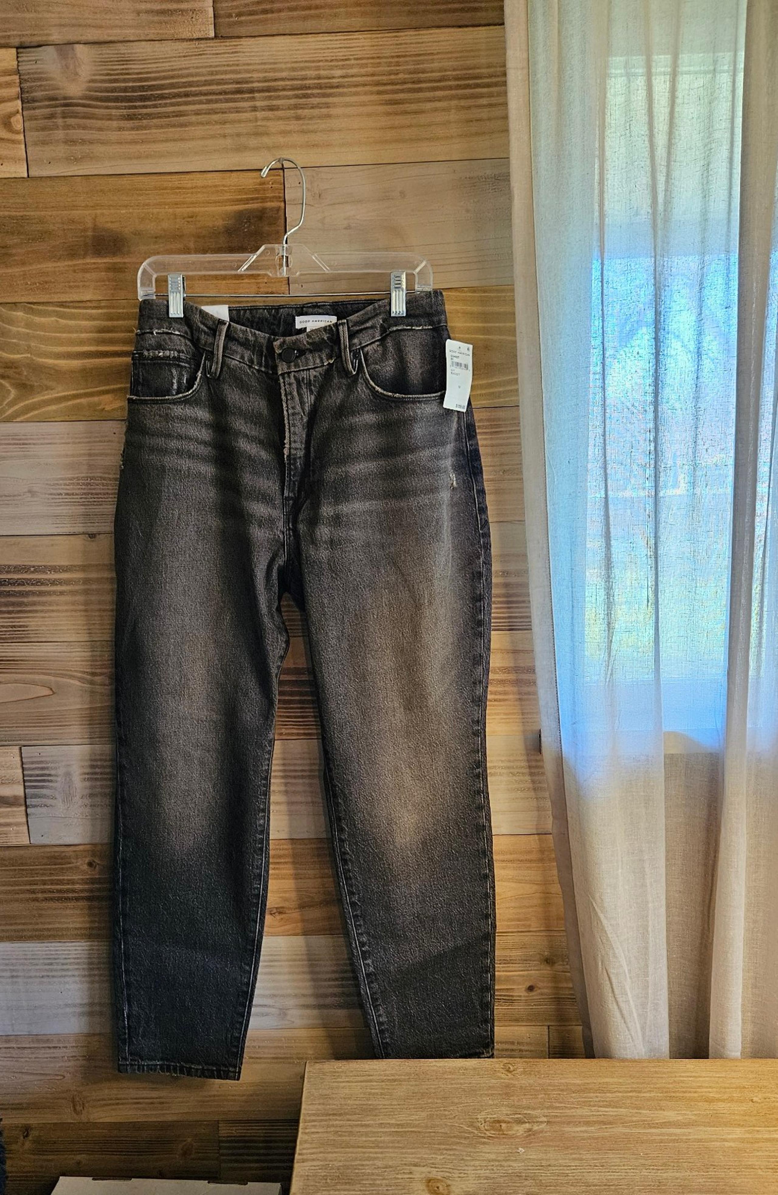 Good American NWT Boyfriend Jeans
