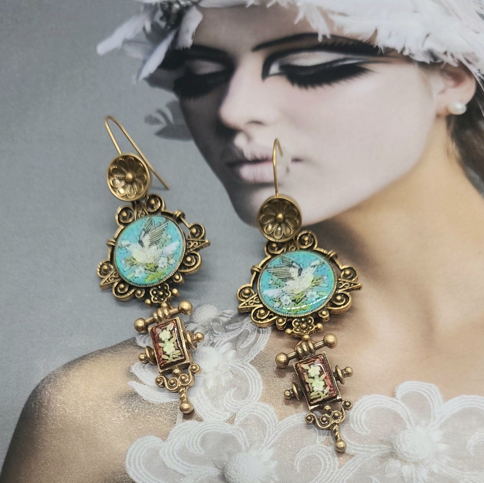 Vintage Elegant Handpainted Bird Swan Palace Style Gold Earrings