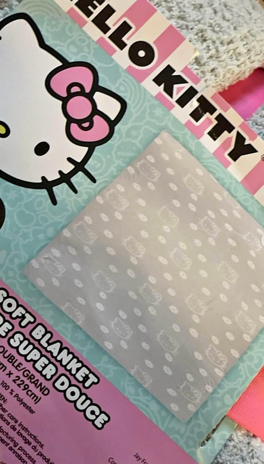 Hello Kitty gray blanket