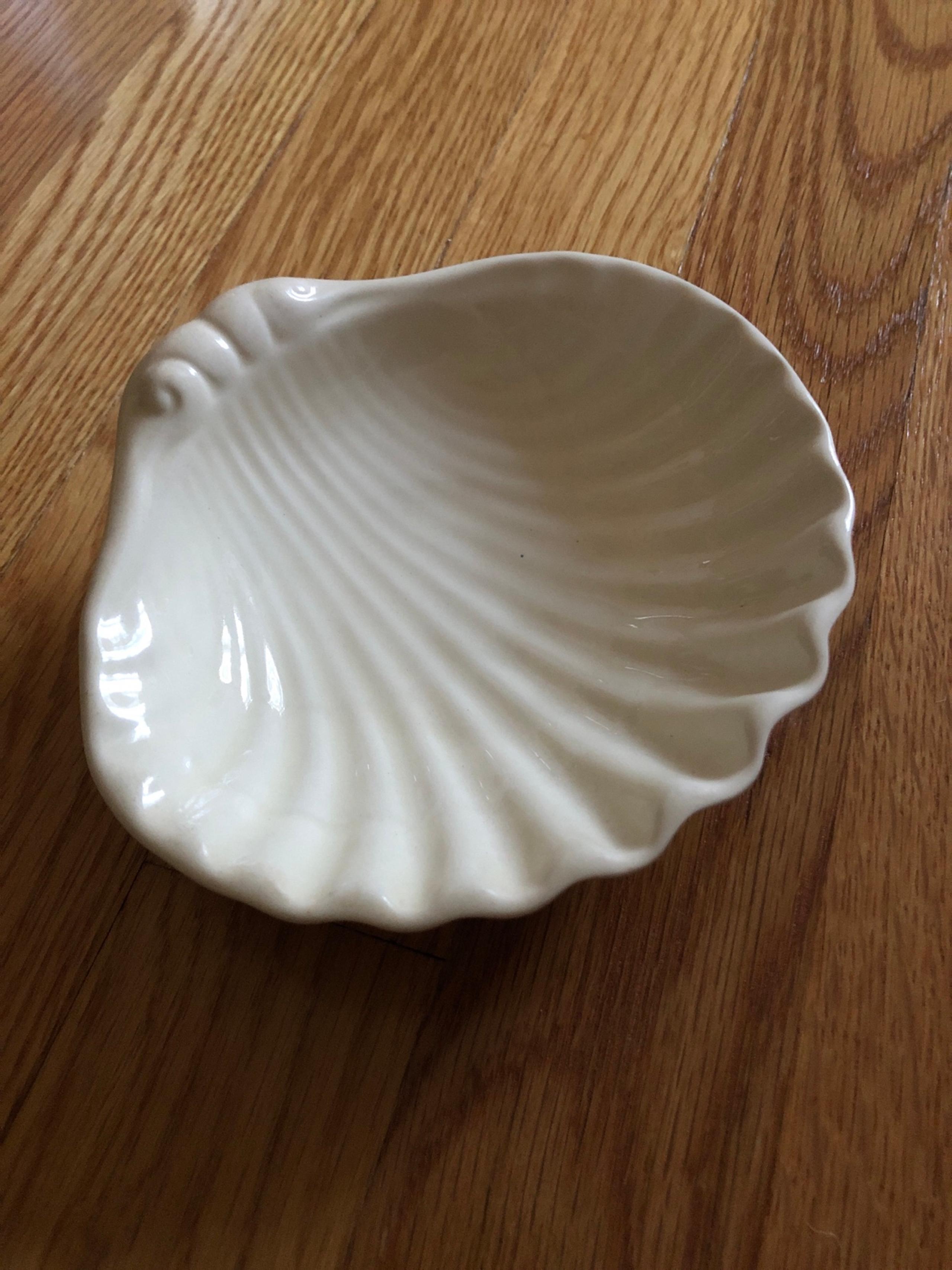Cute Crabtree & Everlyn shell soap dish