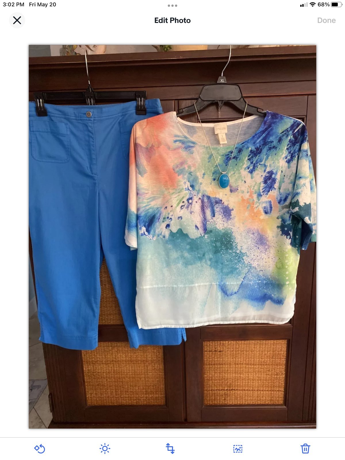 Women’s Chico’s 1.0 (8) Outfit: Top; Capris; NWT! Jewelry Set. EUC!!