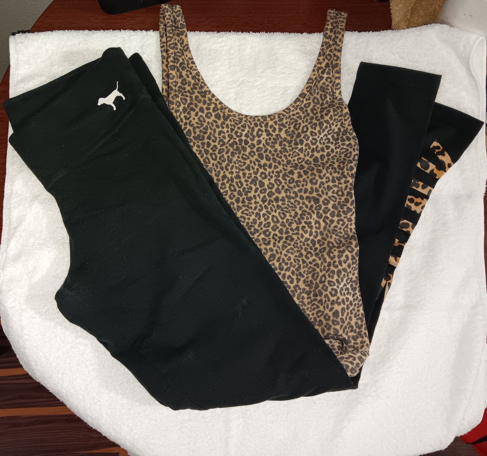 Vs pink cheetah print outfit