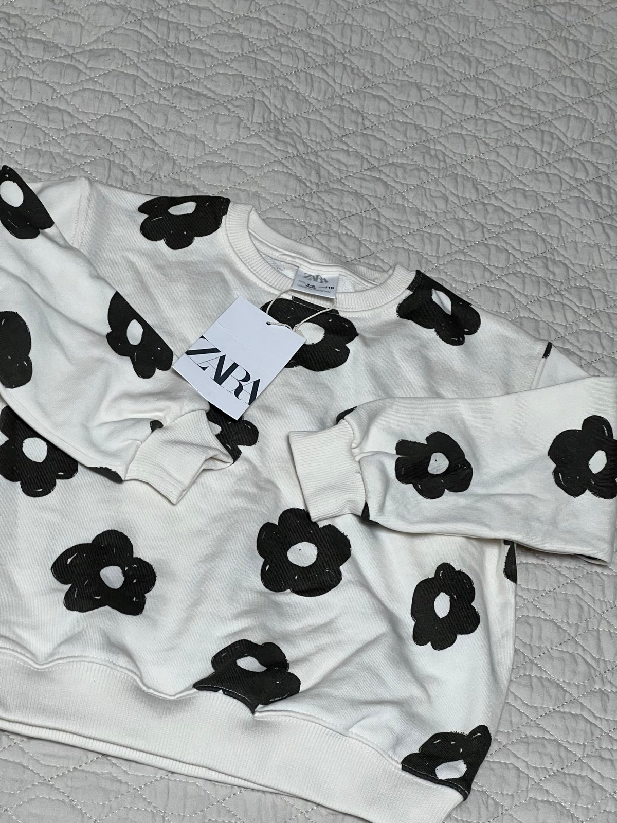 zara new sweatshirt sz 4/5y