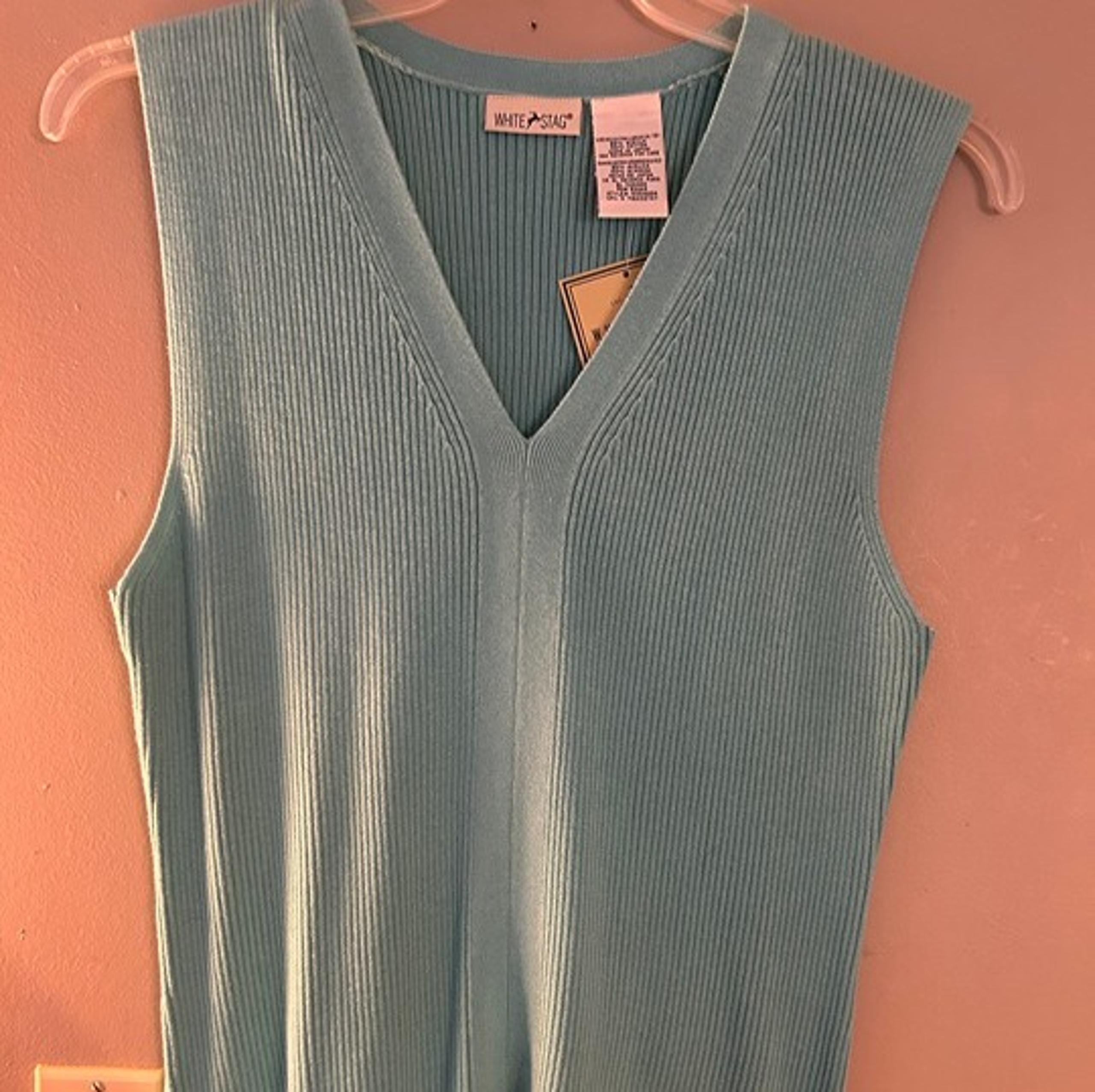 White Stag women's knit vest/tank Size XLarge (16/18)