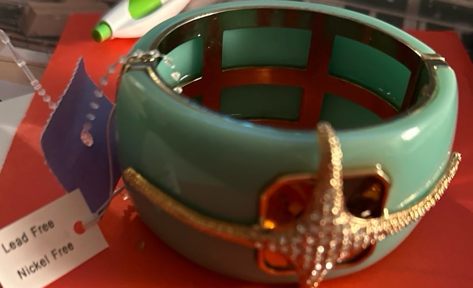 Marilyn Schiff gorgeous bangle bracelet