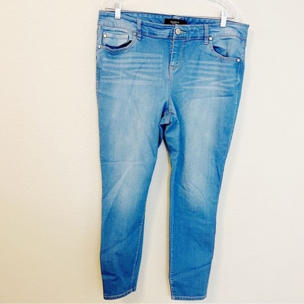 Torrid Medium Wash Skinny Jeans No Distressing size 18R