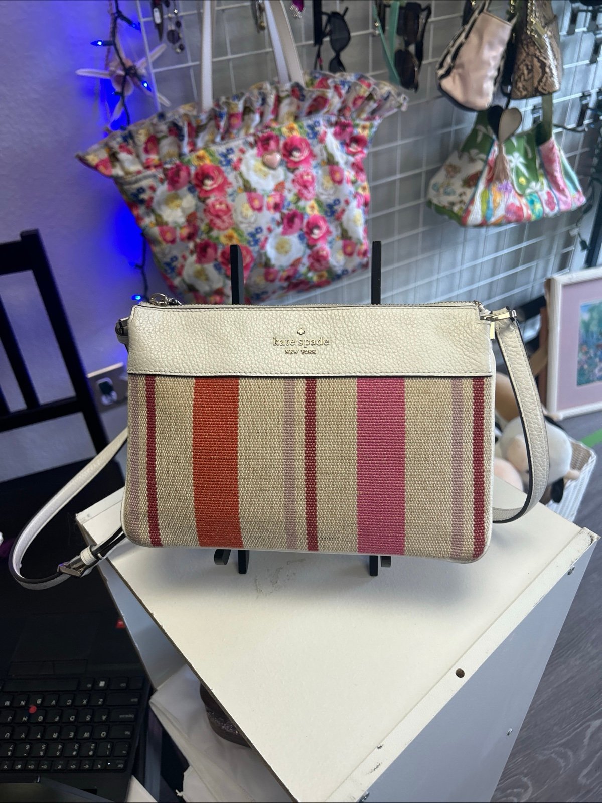 Like new Kate Spade shoulder purse