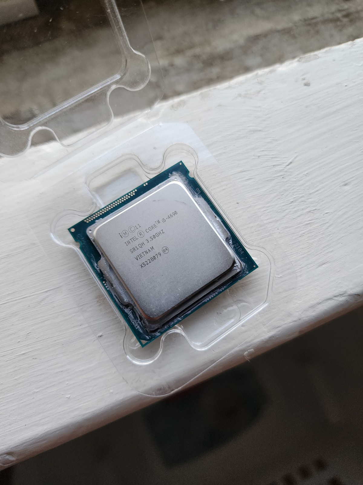 Intel Core i5-4690 CPU