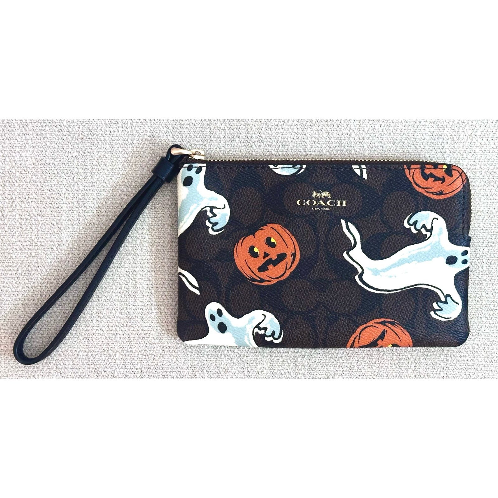 COACH Corner Zip Wristlet In Signature Canvas HALLOWEEN GHOST PRINT