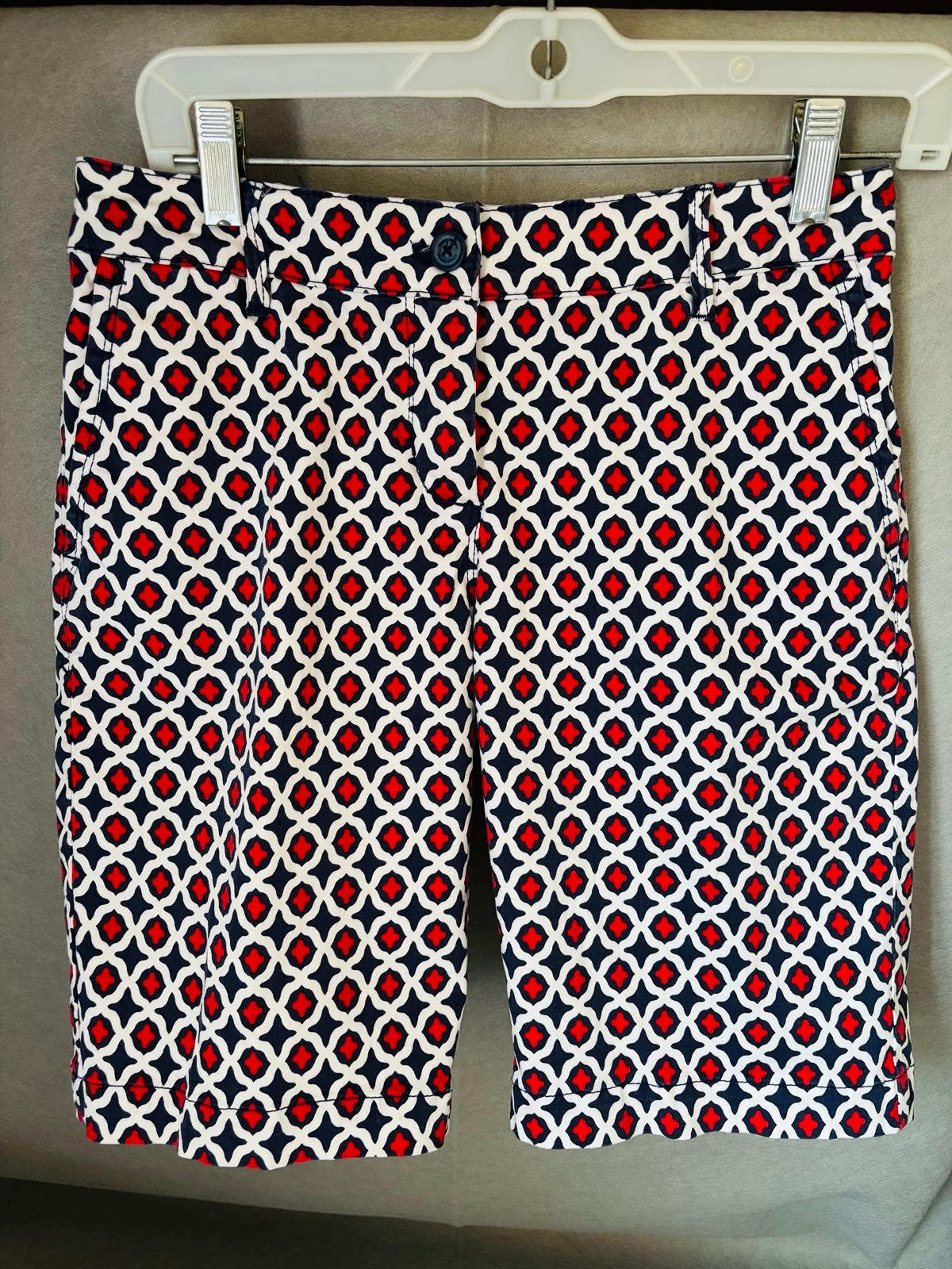 Tommy Bahama Women's Size 2 Bold Pattern Bermuda Shorts Activewear Pickleball