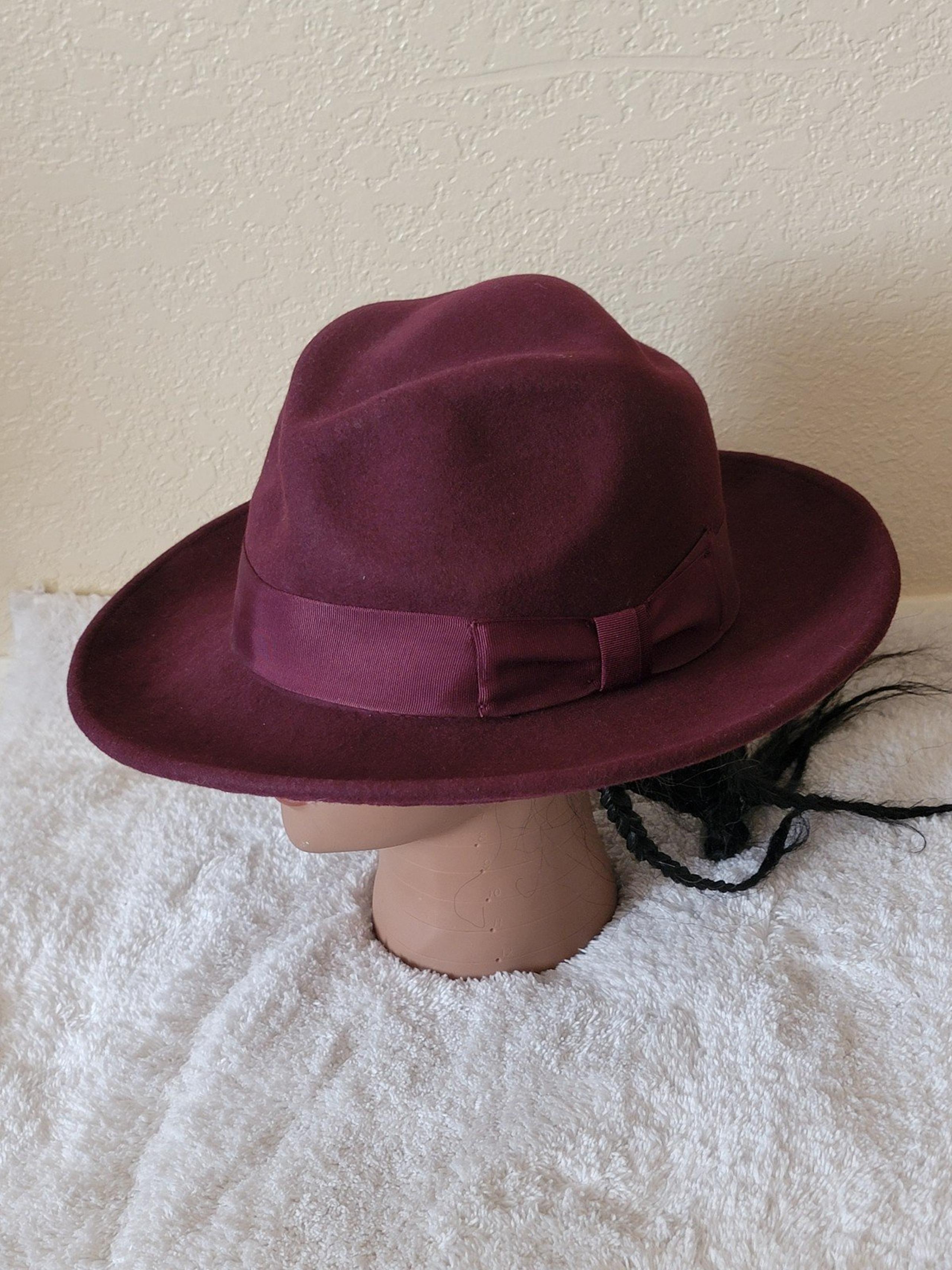 Ferrecci Fedora hat purple New without tag