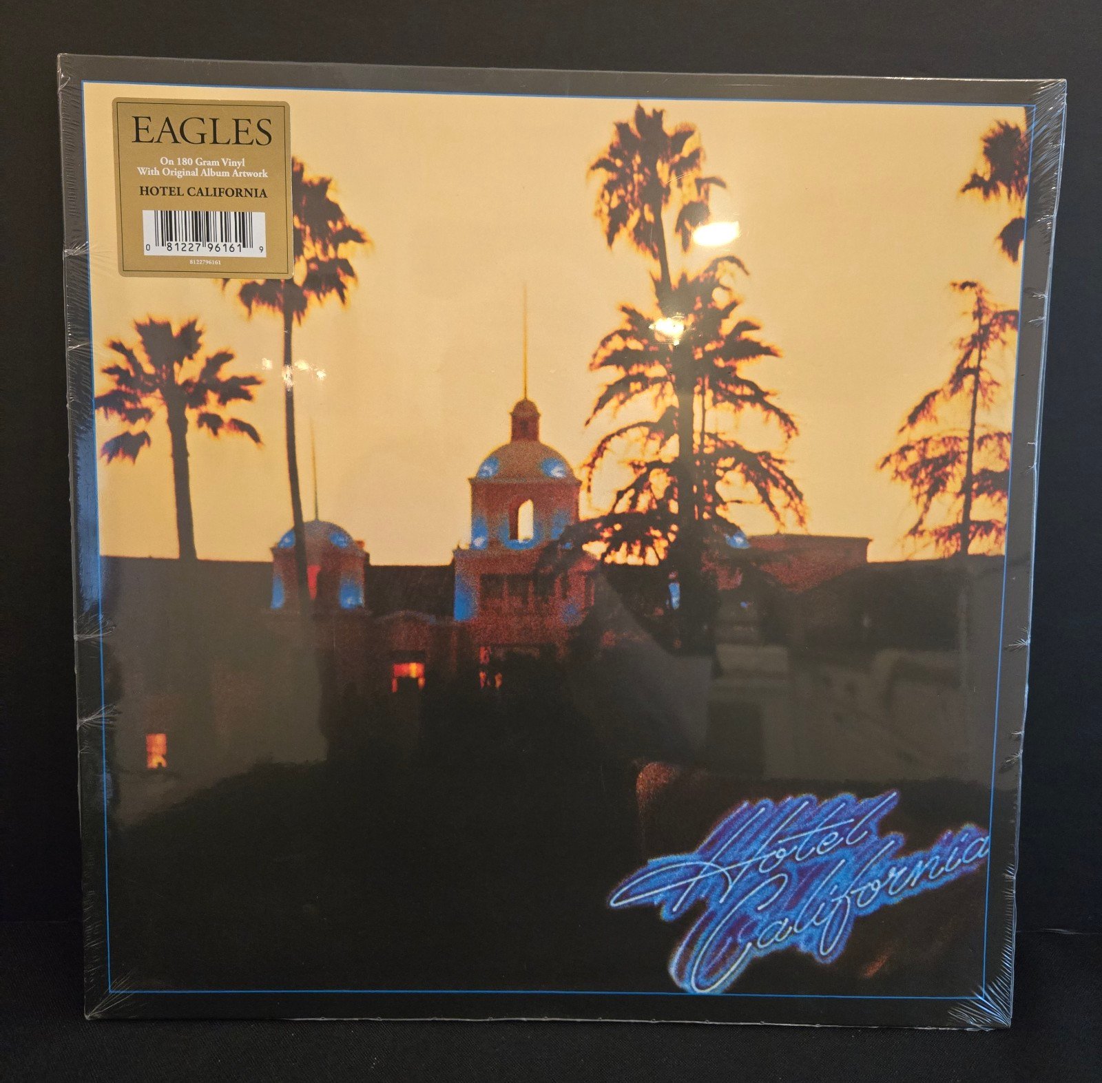 EAGLES HOTEL CALIFORNIA  ON 180 GRAMS VINYL  ORGINAL ALBUM ARTWORK NEW SEALED