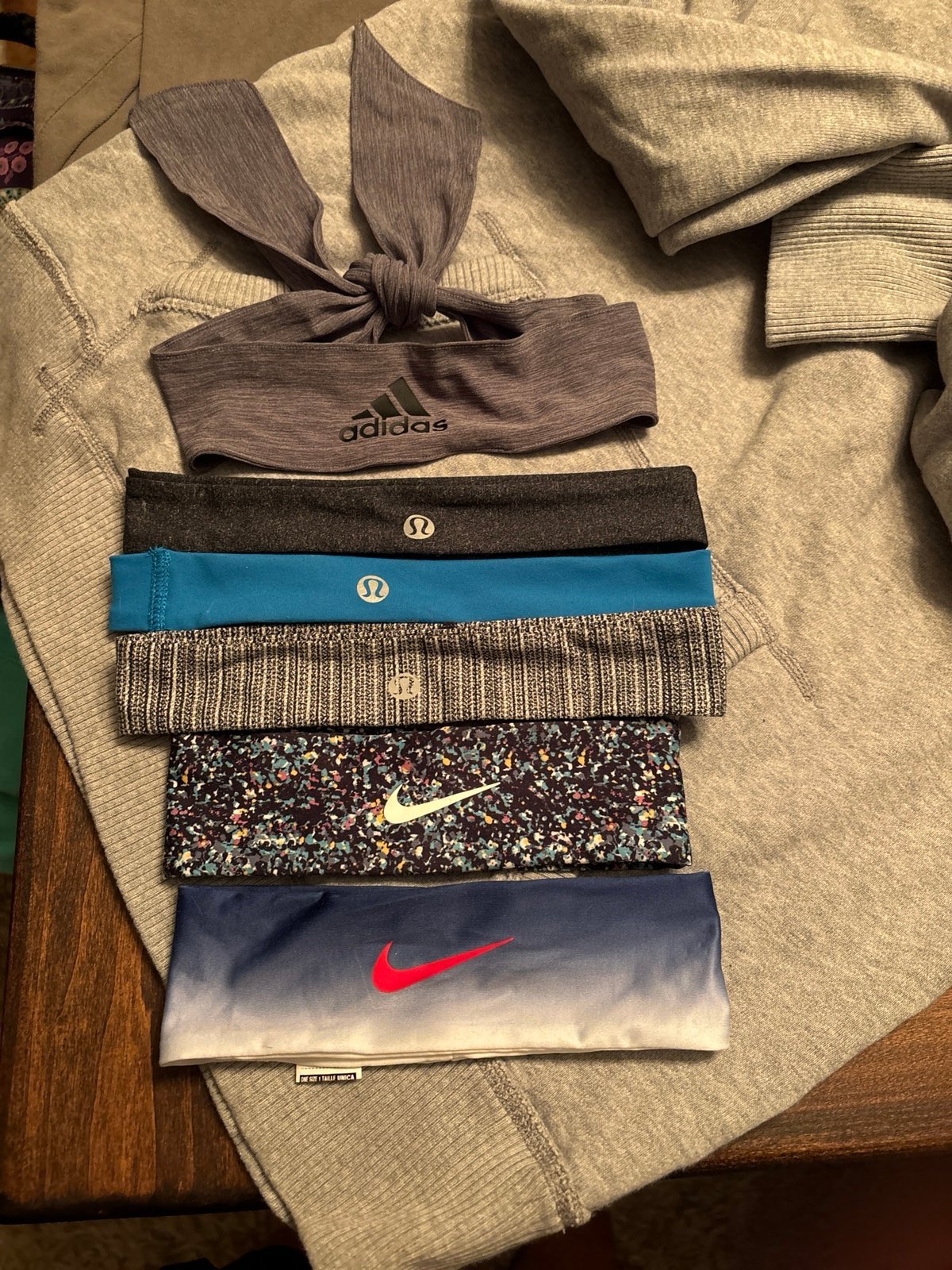 Lululemon nike headband bundle (6)