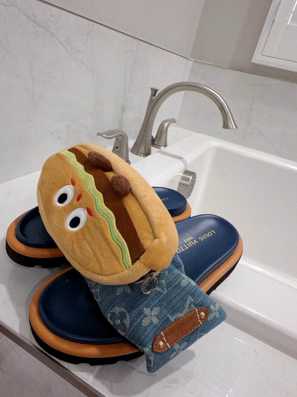 Brand New Pillow Denim Slides Really Pretty Comfortable US size 7.5