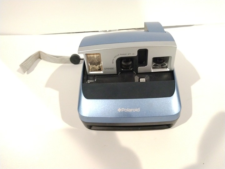 Polaroid One600 Instant Film Camera (blue)