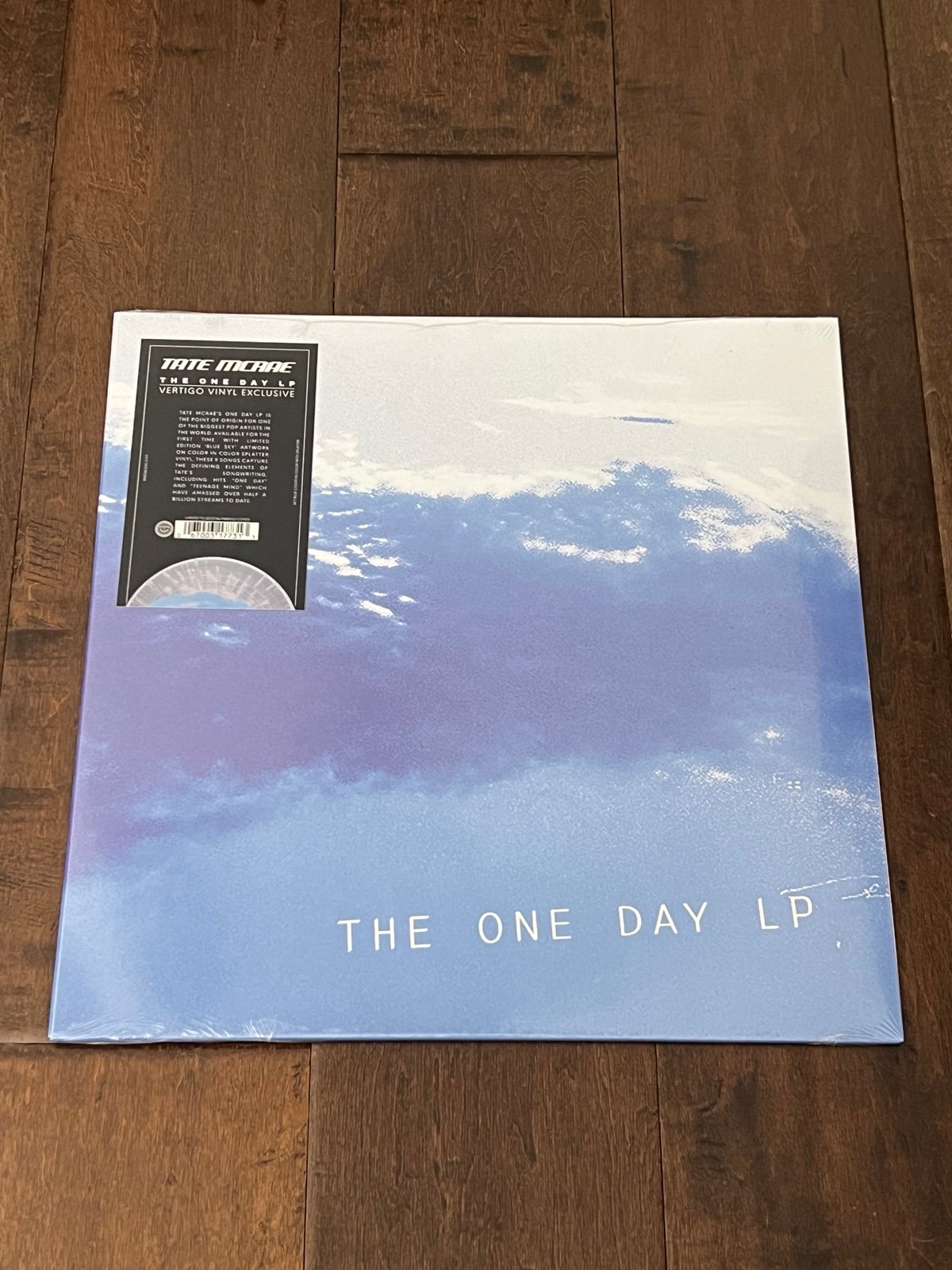 tate mcrae one day blue sky white splatter vertigo vinyl vv exclusive le /2000