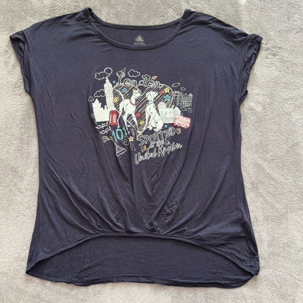 DisneyWorld Epcot Showcase United Kingdom London 101 Dalmatians Top/Shirt Medium