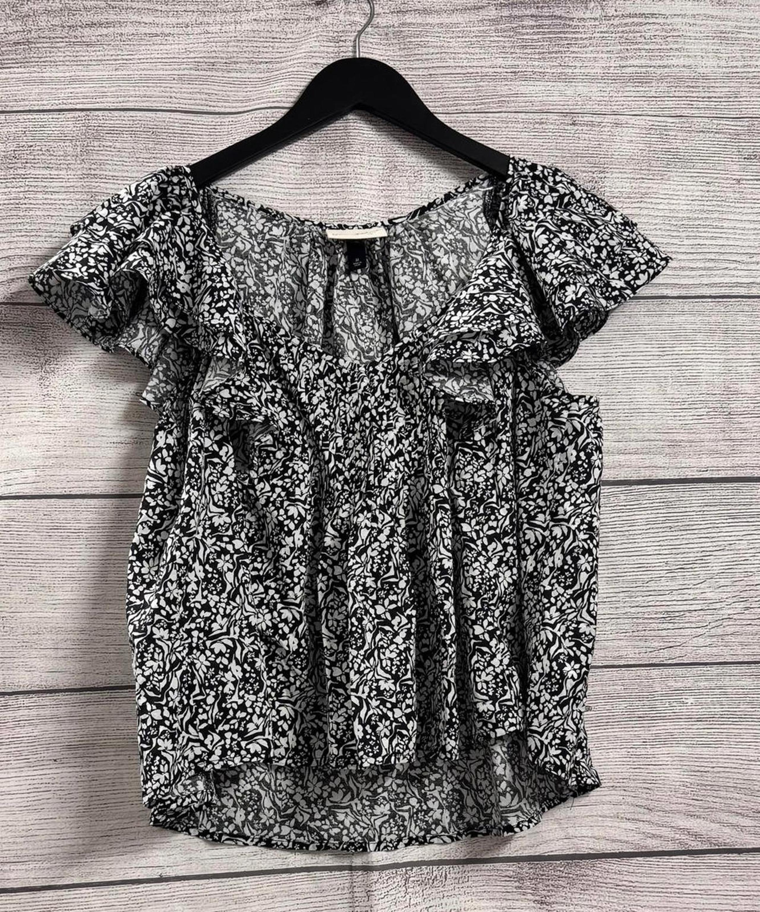 Black White Floral Ruffle Blouse Women Size Medium - Universal Thread